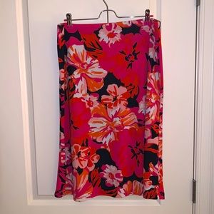 New York & Company - Pull On Pencil Skirt - Vibrant Pink & Black Floral Pattern